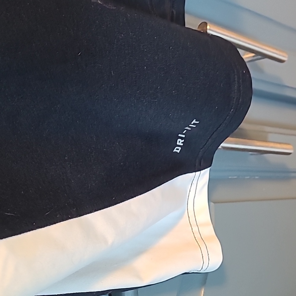 2 pc Nike tee shirts. One navy and white. Other black - Picture 13 of 16